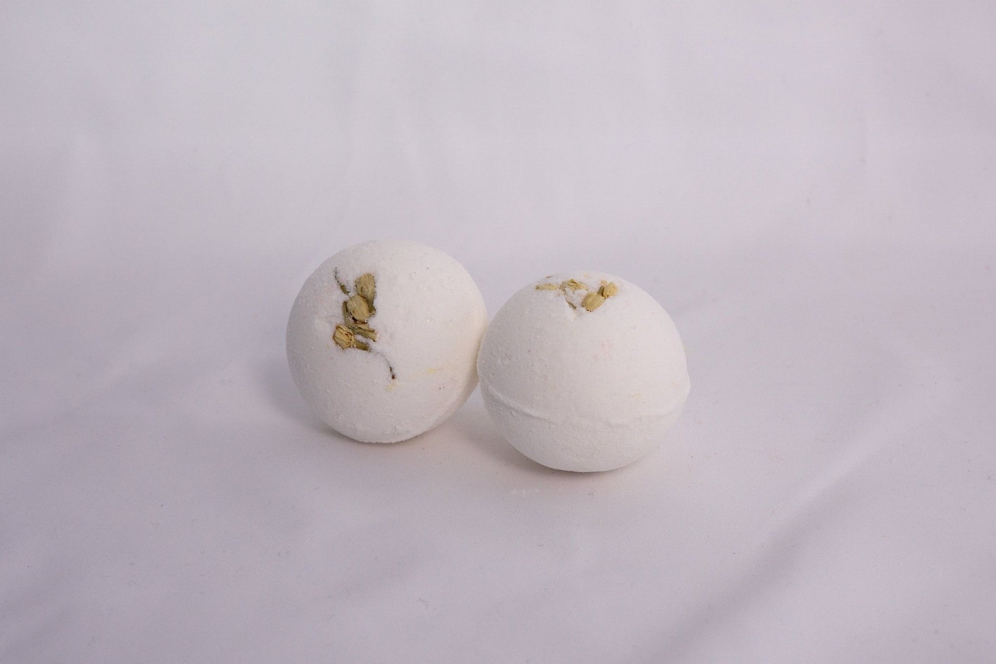 Jasmine Bubble Bath Bomb | Milk Bath Bomb | Bath Fizzy - soan